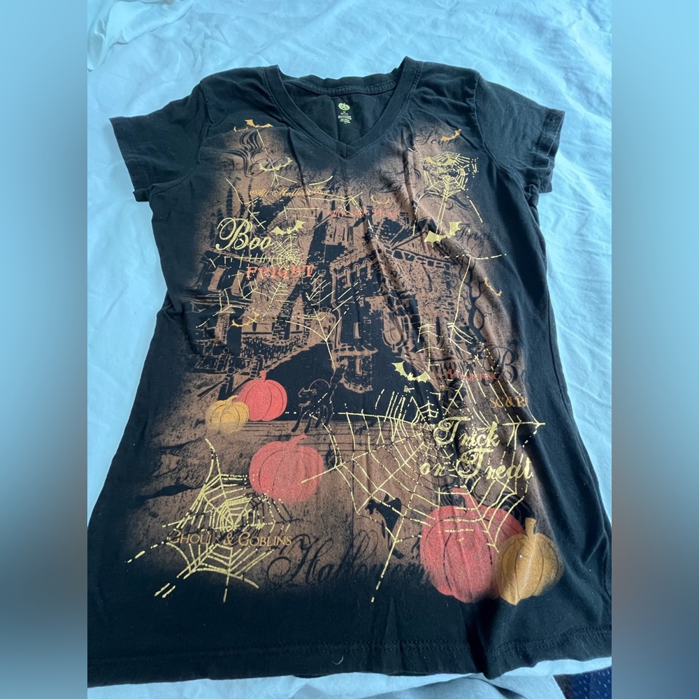 Women’s Black V-Neck Halloween Graphic Tee with Gold Foil Accents Size Medium